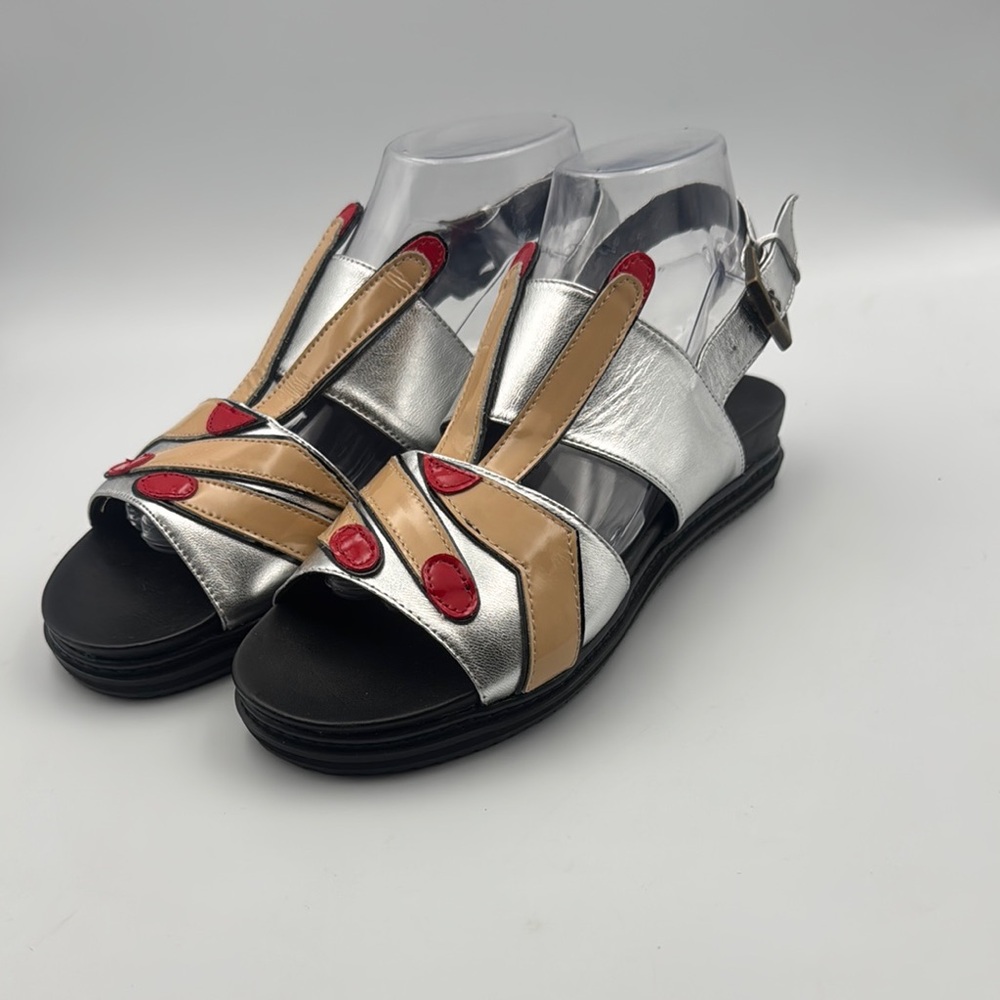 Minna Parikka Silver and Tan Sandals with peace sign - Picture 4 of 6